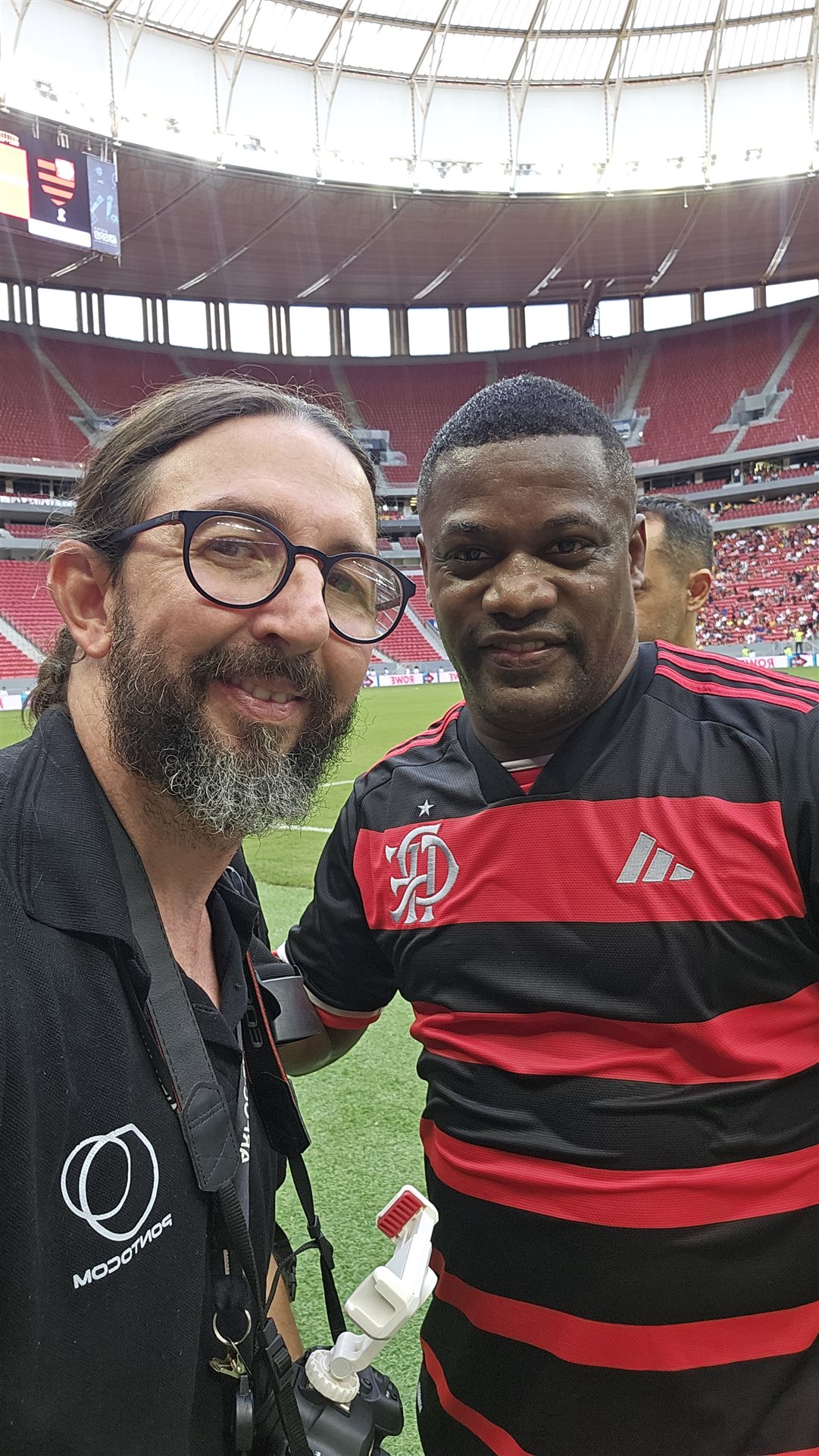 Jogo de lendas no estádio